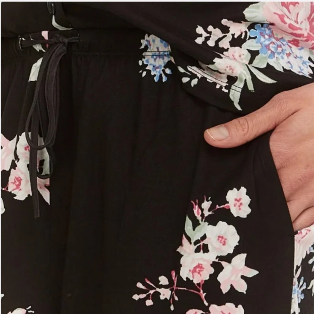 New 2 piece Flora Nikrooz Satin Trim Notch‎ Collar PJ Set, Black floral butter